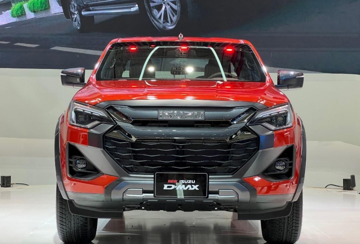 Isuzu D-Max facelift ra mắt tại VMS 2024, giá khởi điểm chỉ từ 650 triệu đồng