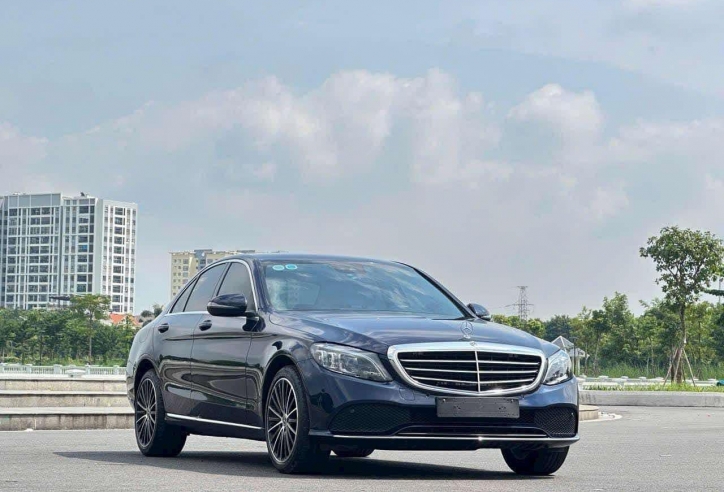 Bất ngờ với mức khấu hao của Mercedes C200 Exclusive 2021 sau hơn 2 năm lăn bánh