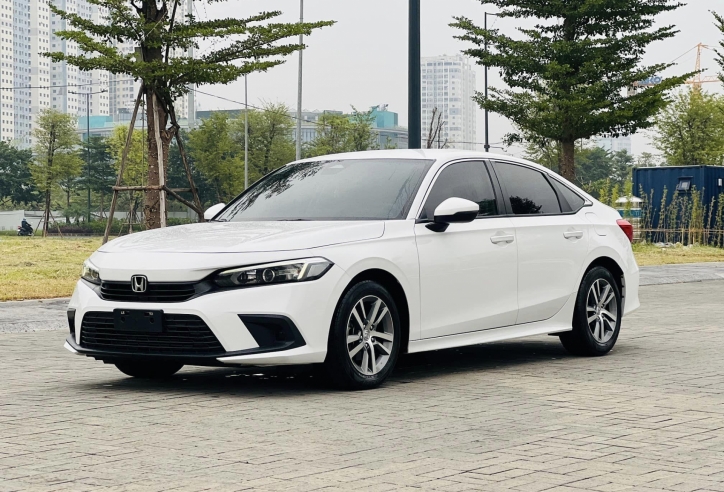 Bất ngờ với mức giá rao bán khó tin của Honda Civic 2022 sau 2 năm lăn bánh