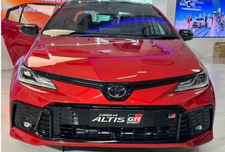 Cận cảnh Toyota Corolla Altis GR Sport 2025: Phiên bản nâng cấp với thiết kế thể thao và công nghệ hiện đại