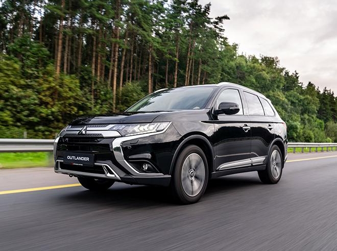 Mitsubishi Outlander 2021 rao bán hấp dẫn sau 3 năm lăn bánh