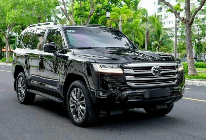 Toyota Land Cruiser 2021 rao bán cao hơn giá niêm yết tại đại lý sau 3 năm sử dụng