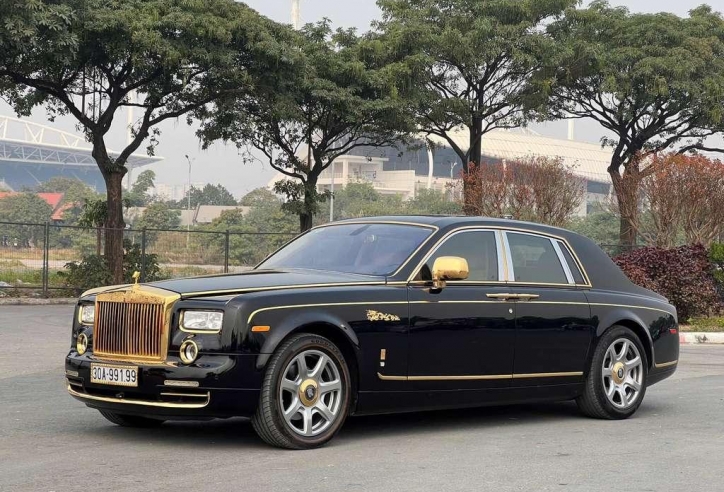 Rolls-Royce Phantom đời 2010 mạ vàng 24K kèm biển số siêu VIP được rao bán với mức giá ngỡ ngàng