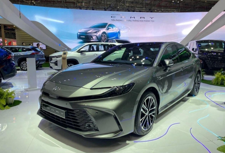 Toyota Camry 2025 siêu lướt, tâm điểm chú ý trên thị trường xe cũ