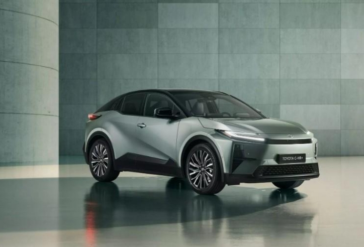 Toyota ra mắt SUV điện C-HR+ dành cho khách hàng trẻ, giá bán vẫn còn là 'ẩn số'