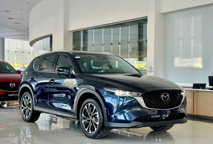 Mazda CX-5 tăng giá vẫn giữ vững vị thế, thêm thách thức từ 'xe xanh'