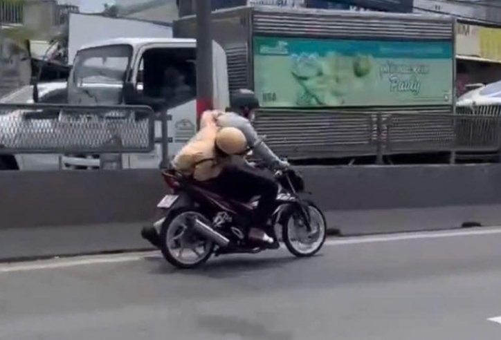 Tài xế bỏ chạy khiến CSGT bám víu sau xe máy: Hành vi nguy hiểm và bài học cảnh tỉnh