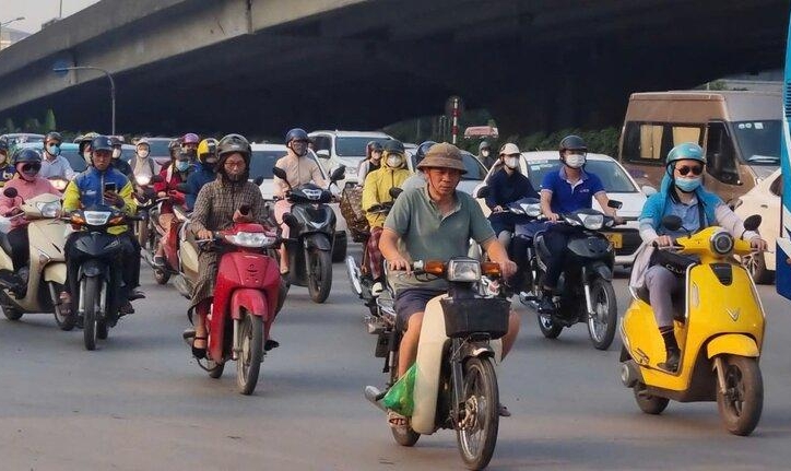 Hơn 14 triệu xe máy sắp bị “sát hạch” khí thải: Hà Nội và TP.HCM đứng trước nguy cơ “vỡ trận”?