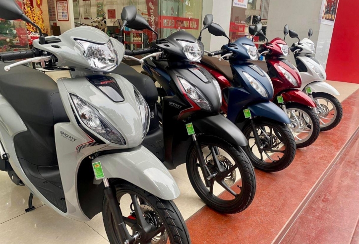 Giá lăn bánh xe máy tại Hà Nội, Thành phố Hồ Chí Minh giảm đáng kể nhờ chính sách này