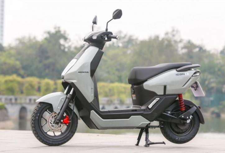 Doanh nghiệp xe máy đẩy nhanh chuyển đổi trước lộ trình cấm xe xăng tại Hà Nội