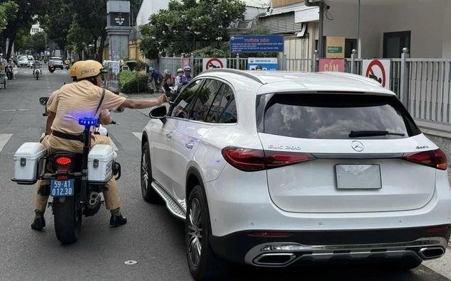 Chiêu mượn bằng lái né phạt nguội: Lỗ hổng pháp lý và hệ lụy pháp lý đáng lo