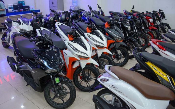 Xe máy xăng đồng loạt giảm giá trước làn sóng chuyển dịch sang xe điện