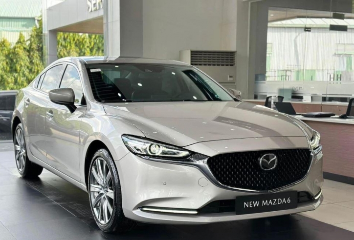 Sedan hạng D tháng 7/2025: Camry tụt dốc, Mazda6 tiếp tục “trắng tay”