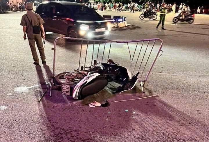 Hà Nội: 2 thanh niên 'thông chốt' tông cảnh sát cơ động bị thương bị bắt giữ