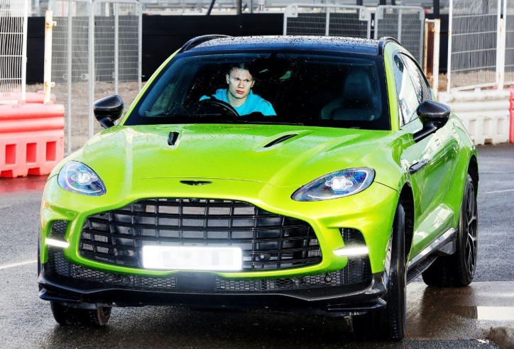 Haaland: Từ “sát thủ” sân cỏ đến tay chơi siêu xe hàng đầu Premier League