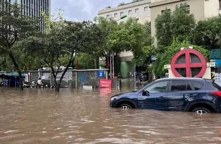 Mưa lớn kéo dài, hãy kiểm tra ngay các bộ phận này để bảo vệ ô tô