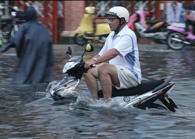 Xe máy sau mưa ngập: Kiểm tra ngay để tránh hỏng hóc tiềm ẩn