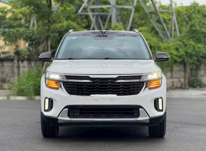 Nhiều đại lý 'xả kho' Kia Seltos, đưa giá bán về tiệm cận xe hạng A