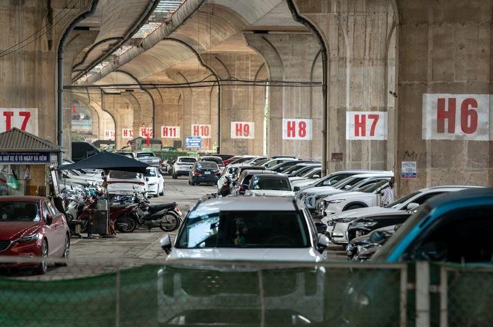 Nguy cơ mất an toàn từ bãi xe gầm cầu: Hà Nội mạnh tay thu hồi giấy phép sau vụ cháy Vĩnh Tuy