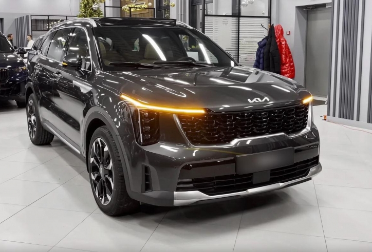 Kia Sorento 2025 chuẩn bị ra mắt tại Việt Nam với 4 phiên bản, nhiều option, cạnh tranh Santa Fe và Everest