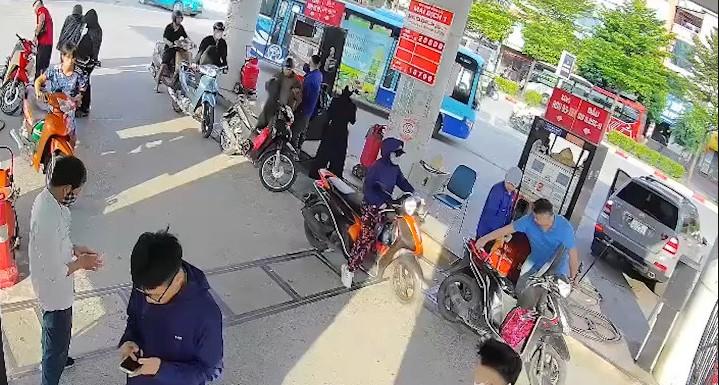 Tài xế Mercedes đối mặt trách nhiệm pháp lý gì sau khi gây hỏa hoạn ở cây xăng Phú Diễn