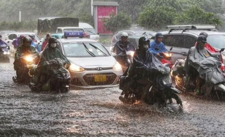 Hà Nội căng mình ứng phó mưa lớn do hoàn lưu bão số 10