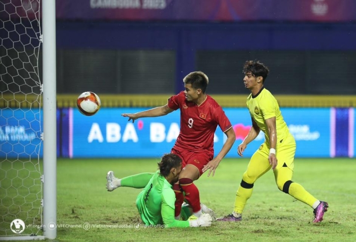 Thắng Malaysia 2-1, U22 Việt Nam vào bán kết SEA Games 32