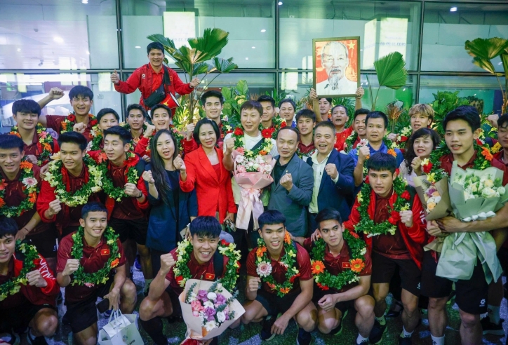 U22 Việt Nam về nước sau tấm HCV lịch sử ở SEA Games 33