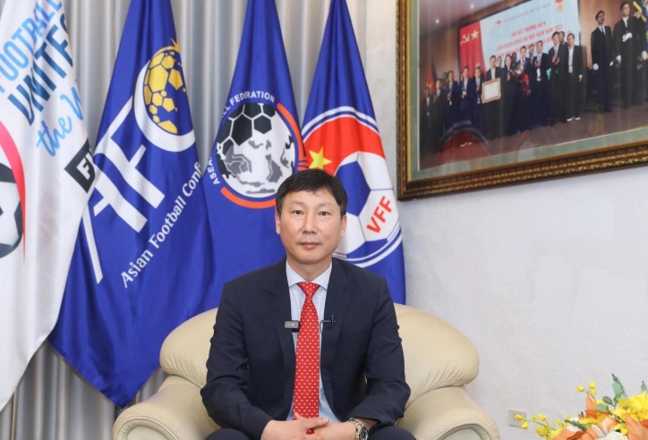 HLV Kim Sang Sik chính thức được đảm bảo tương lai