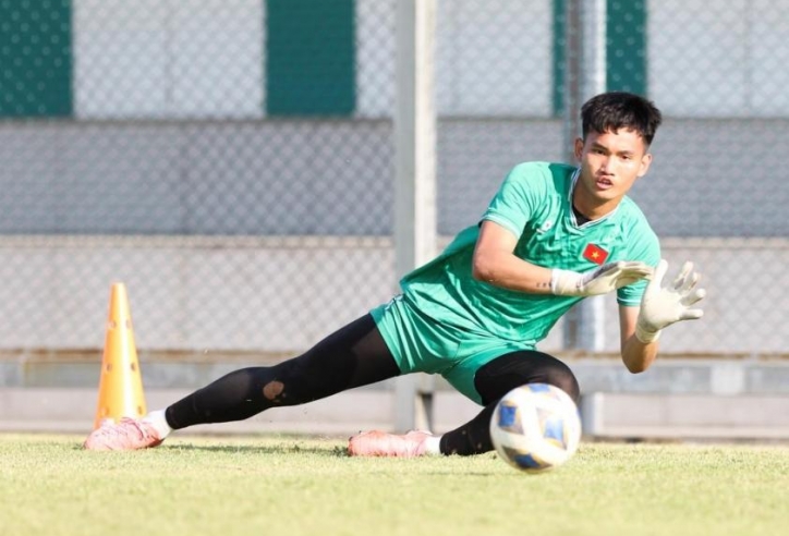Thủ môn mới được triệu tập bay gấp 6.000 km chi viện U23 Việt Nam