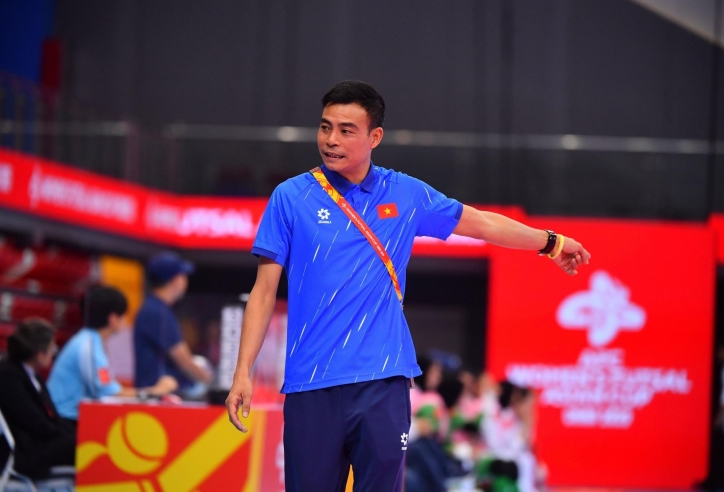 HLV tuyển Việt Nam lọt top 4 HLV xuất sắc nhất thế giới