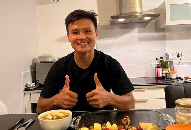 Quang Hải tự nấu ăn chuẩn dinh dưỡng khi gia nhập Pau FC