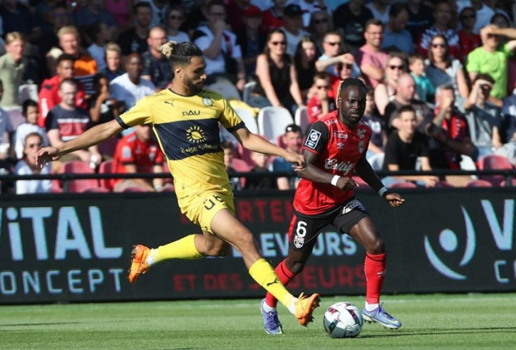 Pau FC bất ngờ nhận 'tin vui' dù thua đậm 0-4 ở trận mở màn Ligue 2