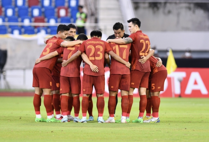 Đại kình địch ĐT Việt Nam chốt danh sách AFF Cup khiến tất cả ngỡ ngàng?