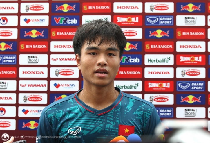 VIDEO: Tiền đạo U23 Việt Nam phát biểu thận trọng trước giải ĐNÁ
