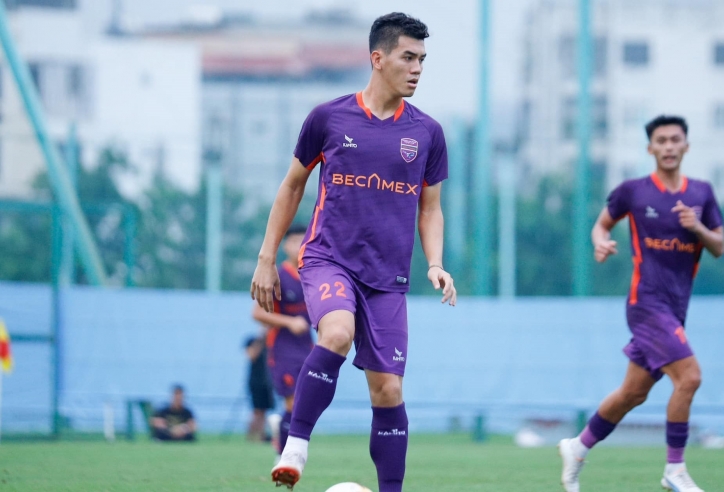 Tiền đạo số 1 ĐT Việt Nam lần đầu được khen ở V-League