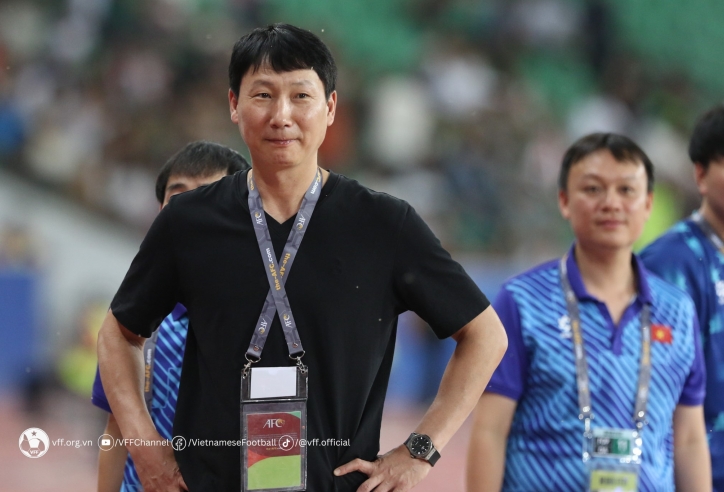 HLV Kim Sang Sik nói gì khi thua trận đầu tiên với ĐT Việt Nam?