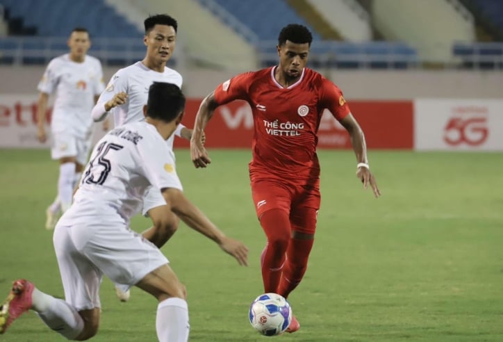 Trực tiếp Viettel 0-1 Bình Định: Bất ngờ xảy ra