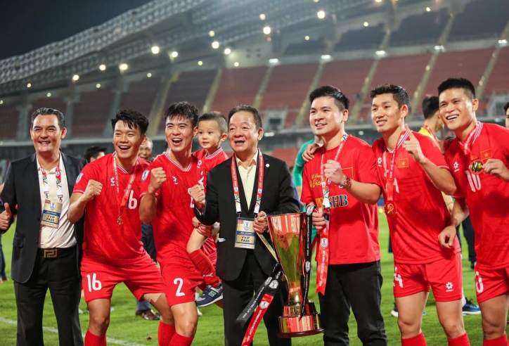 Hai trụ cột ĐT Việt Nam bị treo giò ở V-League