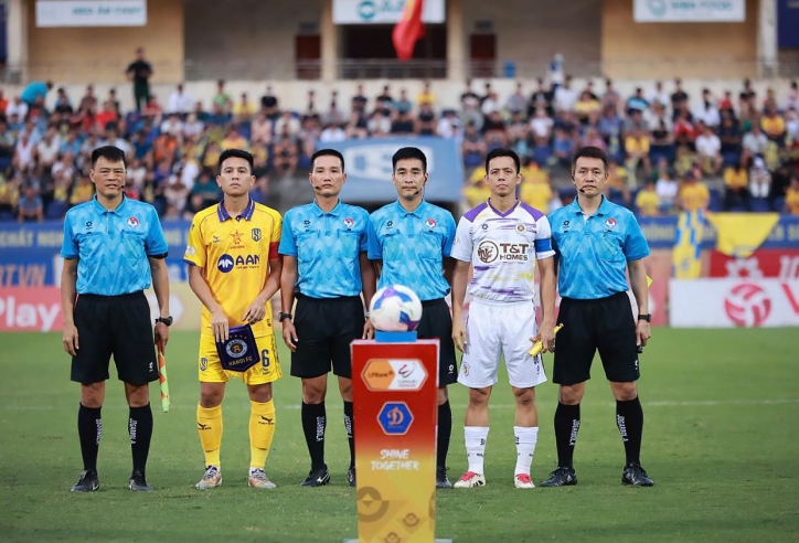 Trọng tài quên luật ở V-League bị đình chỉ nhiệm vụ