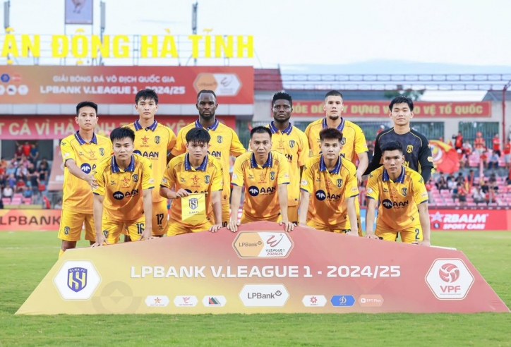Chưa chắc trụ hạng, SLNA lại nhận thêm tin sét đánh