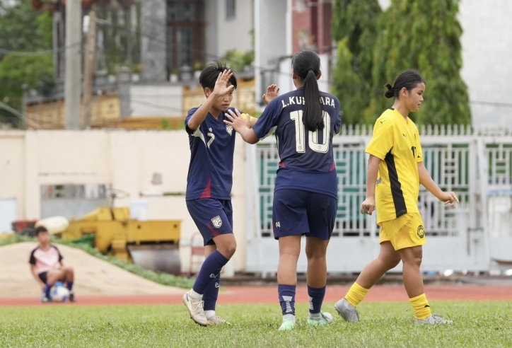 Thắng đậm Malaysia 7-1, Thái Lan chính thức giành quyền đi tiếp