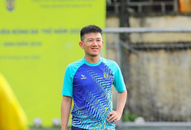 HLV SLNA sang Nhật Bản ngay sau trận thua 0-5 CAHN