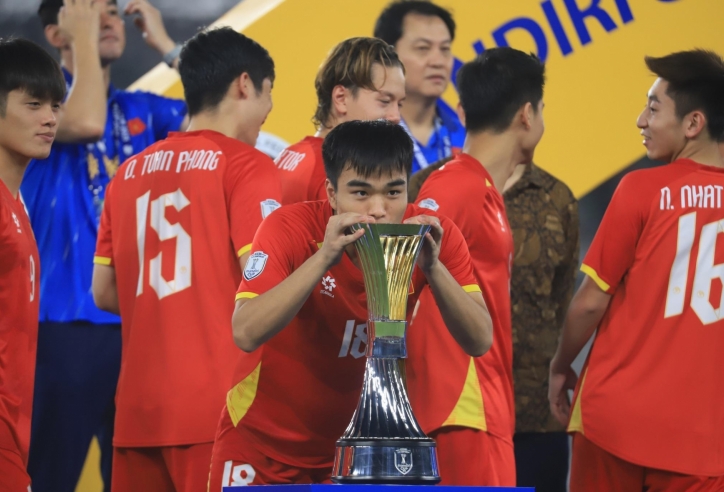 HLV Kim Sang Sik nói lời thật lòng về Công Phương