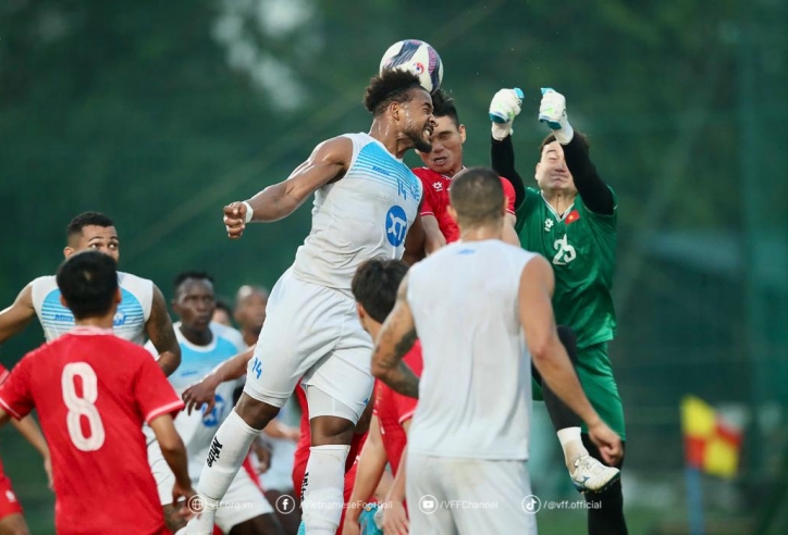 ĐT Việt Nam đấu siêu đội hình toàn 'Tây' của đội Xuân Son