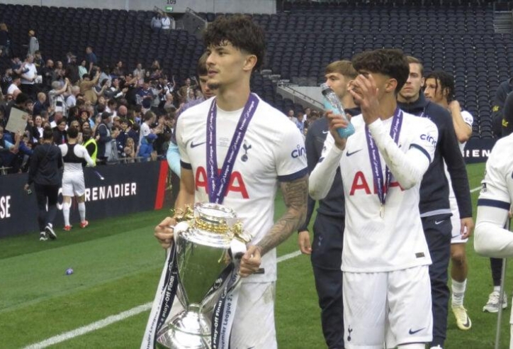 Cựu sao Chelsea, Tottenham có màn ra mắt thảm họa ở ĐT Thái Lan
