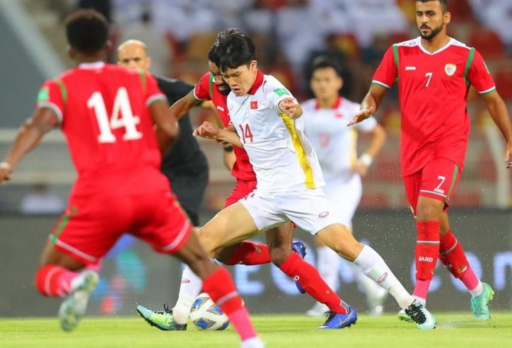 NÓNG: CLB Oman muốn chiêu mộ tiền vệ tốt bậc nhất ĐT Việt Nam