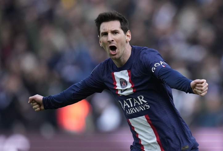 Tin chuyển nhượng 3/4: 'Phù thủy bóng đá' mất việc, Messi phũ phàng từ chối PSG