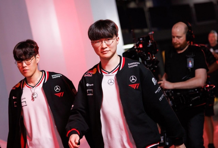 Faker khiến người hâm mộ không khỏi nghẹ ngào với hình ảnh biểu tượng tại MSI 2025