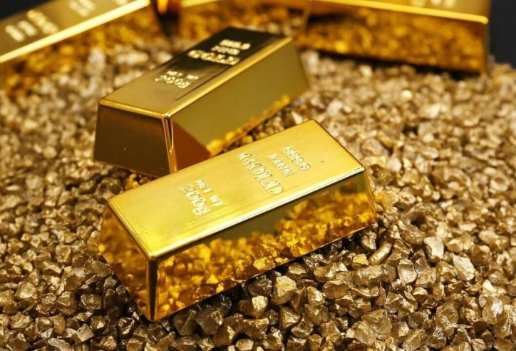 Giá vàng hôm nay chiều 7/7: Vàng thế giới liên tục lao dốc